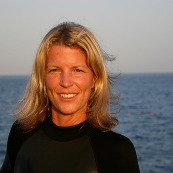 Portrait-Foto von Anna von Boetticher. Sie ist Deutschlands erfolgreichste Apnoe-Taucherin. Sie taucht furchtlos mit Haien. Einen Haiangriff hat sie dabei noch nicht erlebt. | Bild: Anna von Boetticher Portrait-Foto von Anna von Boetticher. Sie ist Deutschlands erfolgreichste Apnoe-Taucherin. Sie taucht furchtlos mit Haien. Einen Haiangriff hat sie dabei noch nicht erlebt. | Bild: Anna von Boetticher