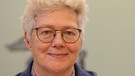 Der Physik-Nobelpreis 2023 geht unter anderem an die Französin Anne L'Huillier für ihre Forschung im Bereich Laserblitze und Elektronendynamik. Ausgezeichnet wurden auch: Pierre Agostini und Frenenc Krausz. | Bild: picture alliance/TT NEWS AGENCY/Andreas Hillergren/TT